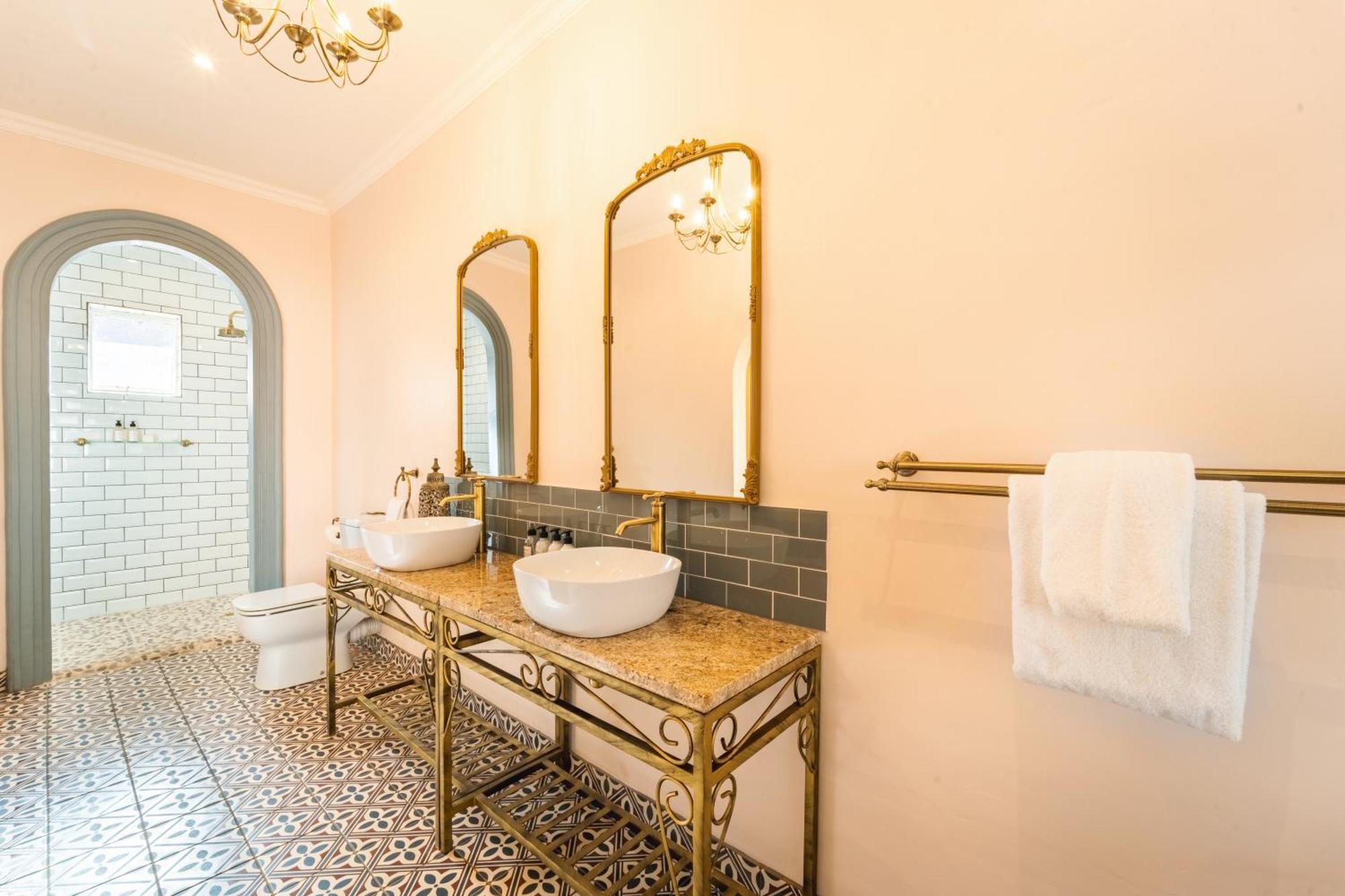 Bed and Breakfast The Victorian Manor Вікторія-Фоллс Екстер'єр фото